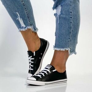 Chuck Taylor All Star Dainty Leather Low Top